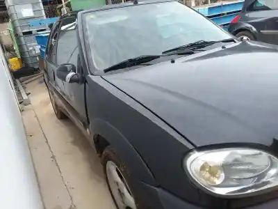 Véhicule à la ferraille citroen saxo 1.6 vts de l'année 2002 alimenté nft