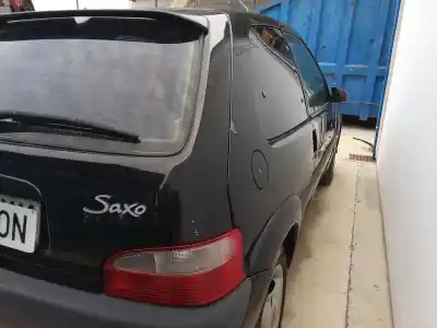 Véhicule à la ferraille citroen saxo 1.6 vts de l'année 2002 alimenté nft