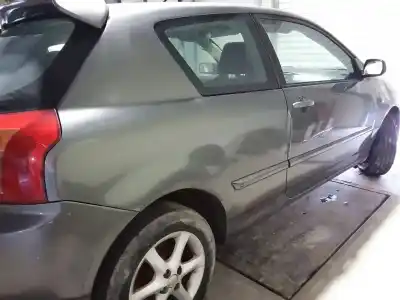 Здавання транспортного засобу toyota corolla (e12) 2.0 d-4d linea luna berlina року 2002 потужний 1cdftv