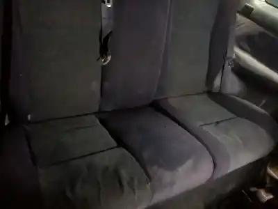 Здавання транспортного засобу toyota corolla (e12) 2.0 d-4d linea luna berlina року 2002 потужний 1cdftv