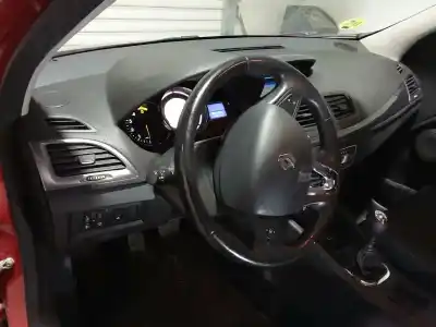 Veículo de Sucata renault megane iii sport tourer limited do ano 2014 alimentado k9k836