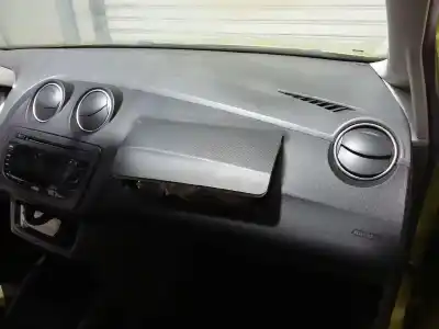 Здавання транспортного засобу seat ibiza (6j5) stylance / style року 2008 потужний bls
