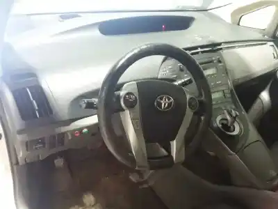 Sloopvoertuig toyota prius (nhw30) plug-in hybrid advance van het jaar 2011 aangedreven 2zrfxe