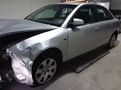 Veículo de Sucata audi a4 berlina (8e) 1.9 tdi (96kw) do ano 2004 alimentado awx