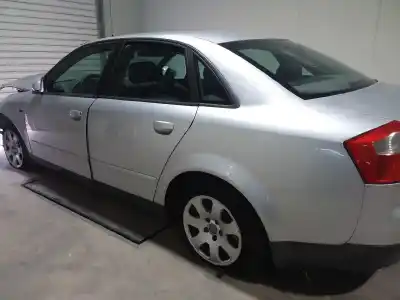 Veículo de Sucata audi a4 berlina (8e) 1.9 tdi (96kw) do ano 2004 alimentado awx