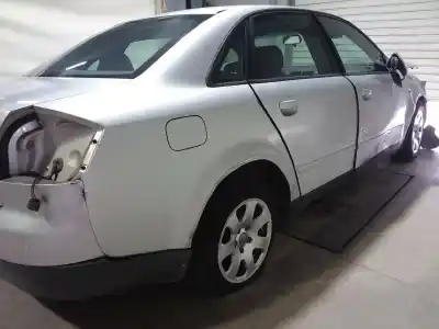 Veículo de Sucata audi a4 berlina (8e) 1.9 tdi (96kw) do ano 2004 alimentado awx