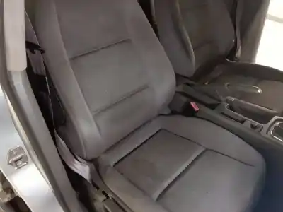 Veículo de Sucata audi a4 berlina (8e) 1.9 tdi (96kw) do ano 2004 alimentado awx