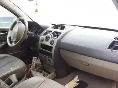 Veículo de Sucata renault megane ii berlina 5p luxe dynamique do ano 2004 alimentado k9k722