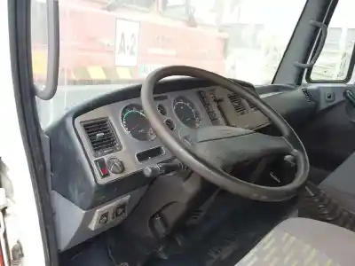 Veículo de Sucata nissan atleon 120 .. do ano 2002 alimentado bd30