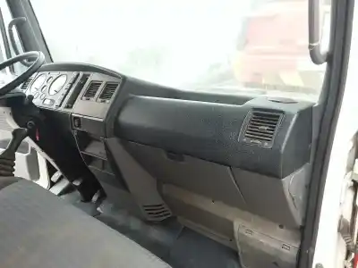 Veículo de Sucata nissan atleon 120 .. do ano 2002 alimentado bd30