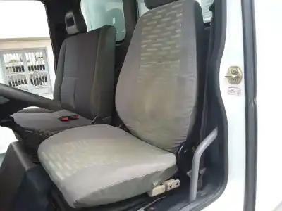 Veículo de Sucata nissan atleon 120 .. do ano 2002 alimentado bd30