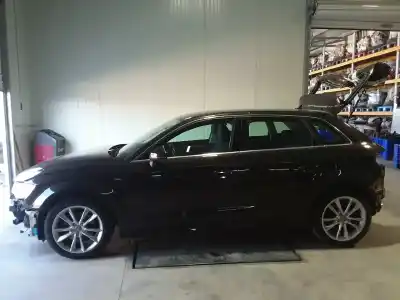 Veicolo di demolizione audi a3 sportback (8va) attraction dell'anno 2015 alimentato crkb