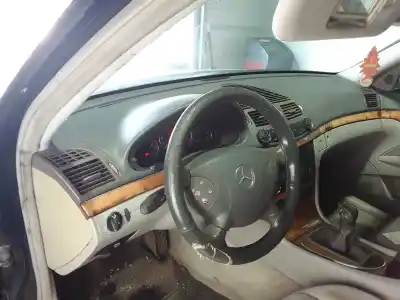 Veículo de Sucata mercedes-benz clase e (w211) berlina e 220 cdi (211.006) do ano 2002 alimentado 646961