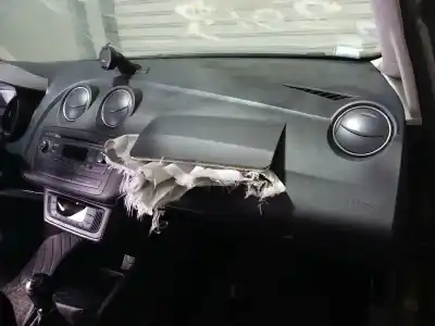 Здавання транспортного засобу seat ibiza (6j5) fr року 2014 потужний cayc