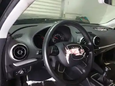 Veículo de Sucata audi a3 sportback (8va) attraction do ano 2016 alimentado cxxb