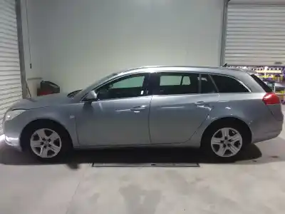 Sloopvoertuig opel insignia sports tourer edition van het jaar 2010 aangedreven a20dt