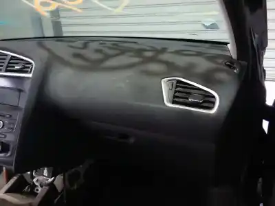 Veículo de Sucata citroen c4 lim. tonic do ano 2015 alimentado 9hp