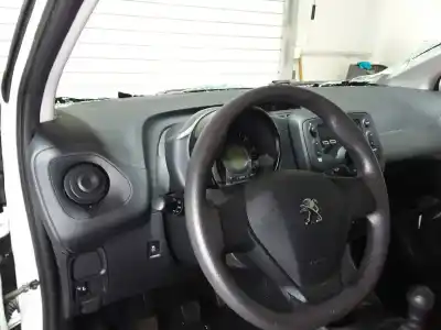 Vehicul casat peugeot 108 active al anului 2014 alimentat 1kr