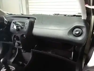 Vehicul casat peugeot 108 active al anului 2014 alimentat 1kr