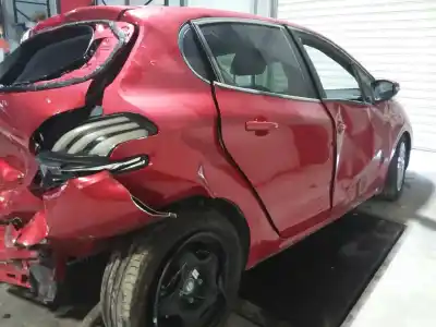 Veicolo di demolizione peugeot                                            208                                                                                                                                                                                                                                                        signature                                                                                                                                                                                                                                                  dell'anno 2019 alimentato yh01