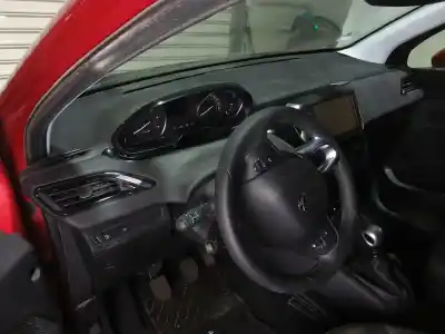Veicolo di demolizione peugeot                                            208                                                                                                                                                                                                                                                        signature                                                                                                                                                                                                                                                  dell'anno 2019 alimentato yh01