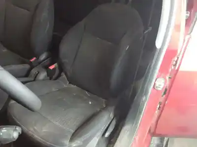 Veicolo di demolizione peugeot                                            208                                                                                                                                                                                                                                                        signature                                                                                                                                                                                                                                                  dell'anno 2019 alimentato yh01