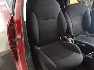 Veicolo di demolizione peugeot                                            208                                                                                                                                                                                                                                                        signature                                                                                                                                                                                                                                                  dell'anno 2019 alimentato yh01
