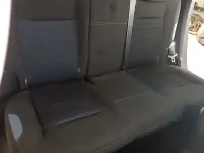 Véhicule à la ferraille peugeot                                            208                                                                                                                                                                                                                                                        allure                                                                                                                                                                                                                                                     de l'année 2012 alimenté 8hr