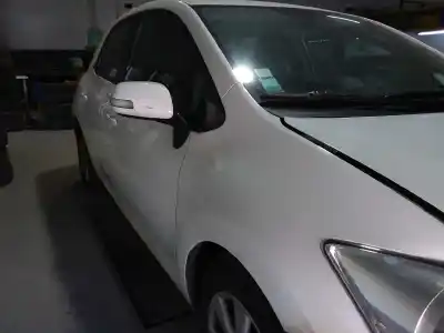Veículo de Sucata toyota auris live do ano 2012 alimentado 1ndtv