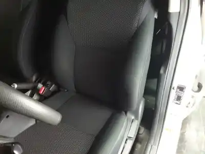 Veículo de Sucata toyota auris live do ano 2012 alimentado 1ndtv