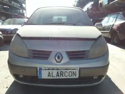 Sloopvoertuig RENAULT SCENIC II Exception van het jaar 2005 aangedreven K9K728