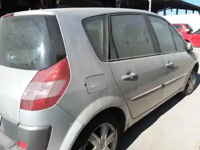 Sloopvoertuig renault scenic ii exception van het jaar 2005 aangedreven k9k728