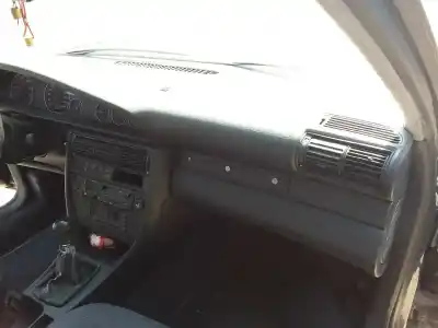 Veicolo di demolizione audi a6 berlina (c4) básico dell'anno 1996 alimentato aar