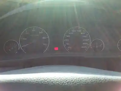 Veicolo di demolizione audi a6 berlina (c4) básico dell'anno 1996 alimentato aar