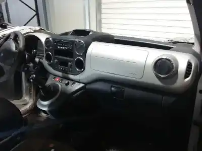 Veículo de Sucata peugeot partner kombi outdoor do ano 2009 alimentado 9h01 / 9hz