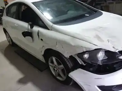 Veículo de Sucata seat leon (1p1) reference copa do ano 2011 alimentado cayb