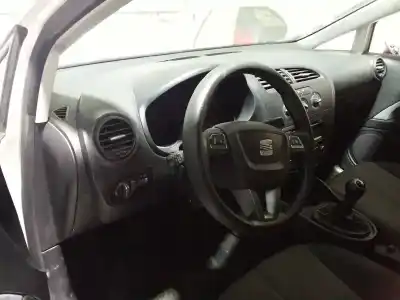 Veículo de Sucata seat leon (1p1) reference copa do ano 2011 alimentado cayb