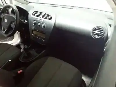 Veículo de Sucata seat leon (1p1) reference copa do ano 2011 alimentado cayb