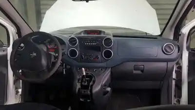 Sloopvoertuig peugeot partner kombi premium van het jaar 2009 aangedreven 9hz