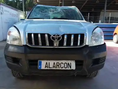 Vehículo de desguace TOYOTA                                             LAND CRUISER (J12)                                                                                                                                                                                                                                         3.0 Turbodiesel                                                                                                                                                                                                                                            del año 2004 con motor 1KDFTV