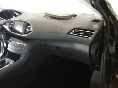 Veículo de Sucata peugeot 308 business line do ano 2017 alimentado bhy