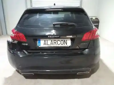 Véhicule à la ferraille peugeot 308 gt line de l'année 2015 alimenté 