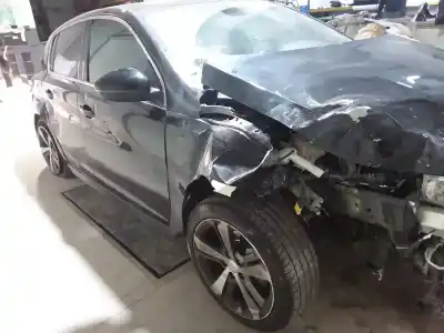 Véhicule à la ferraille peugeot 308 gt line de l'année 2015 alimenté 