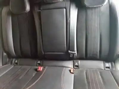 Véhicule à la ferraille peugeot 308 gt line de l'année 2015 alimenté 