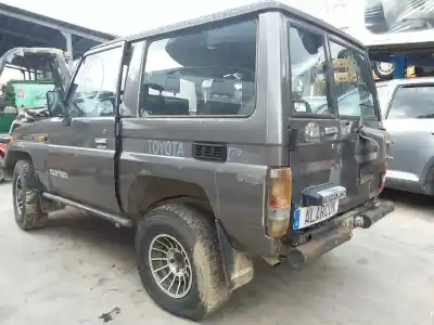 Veicolo di demolizione toyota land cruiser 4x4 dell'anno 1987 alimentato 