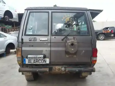 Veicolo di demolizione toyota land cruiser 4x4 dell'anno 1987 alimentato 