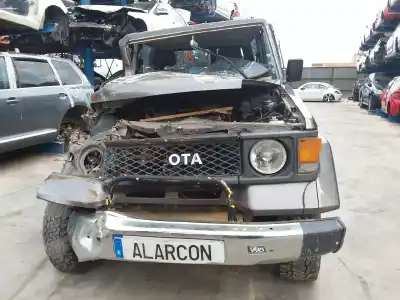 Veicolo di demolizione toyota land cruiser 4x4 dell'anno 1987 alimentato 