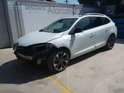 Véhicule à la ferraille renault                                            megane iii sport tourer                                                                                                                                                                                                                                    bose edition                                                                                                                                                                                                                                               de l'année 2013 alimenté r9m414