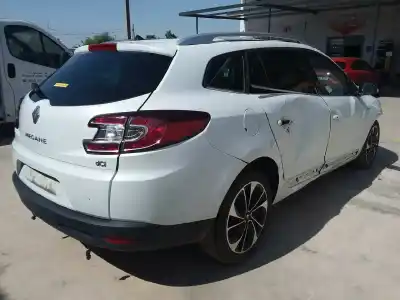 Véhicule à la ferraille renault                                            megane iii sport tourer                                                                                                                                                                                                                                    bose edition                                                                                                                                                                                                                                               de l'année 2013 alimenté r9m414