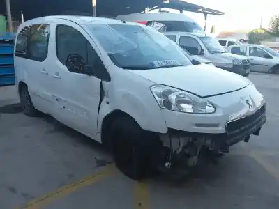 Véhicule à la ferraille peugeot partner kombi active de l'année 2012 alimenté 9h06